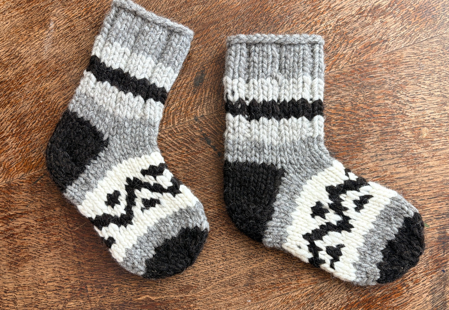 Authentic Cowichan Knit Socks (Women's 6.5-8.5/ Men's 5-7)