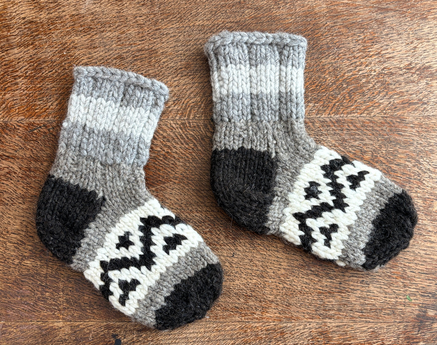 Authentic Cowichan Knit Socks (Women's 5.5-7)